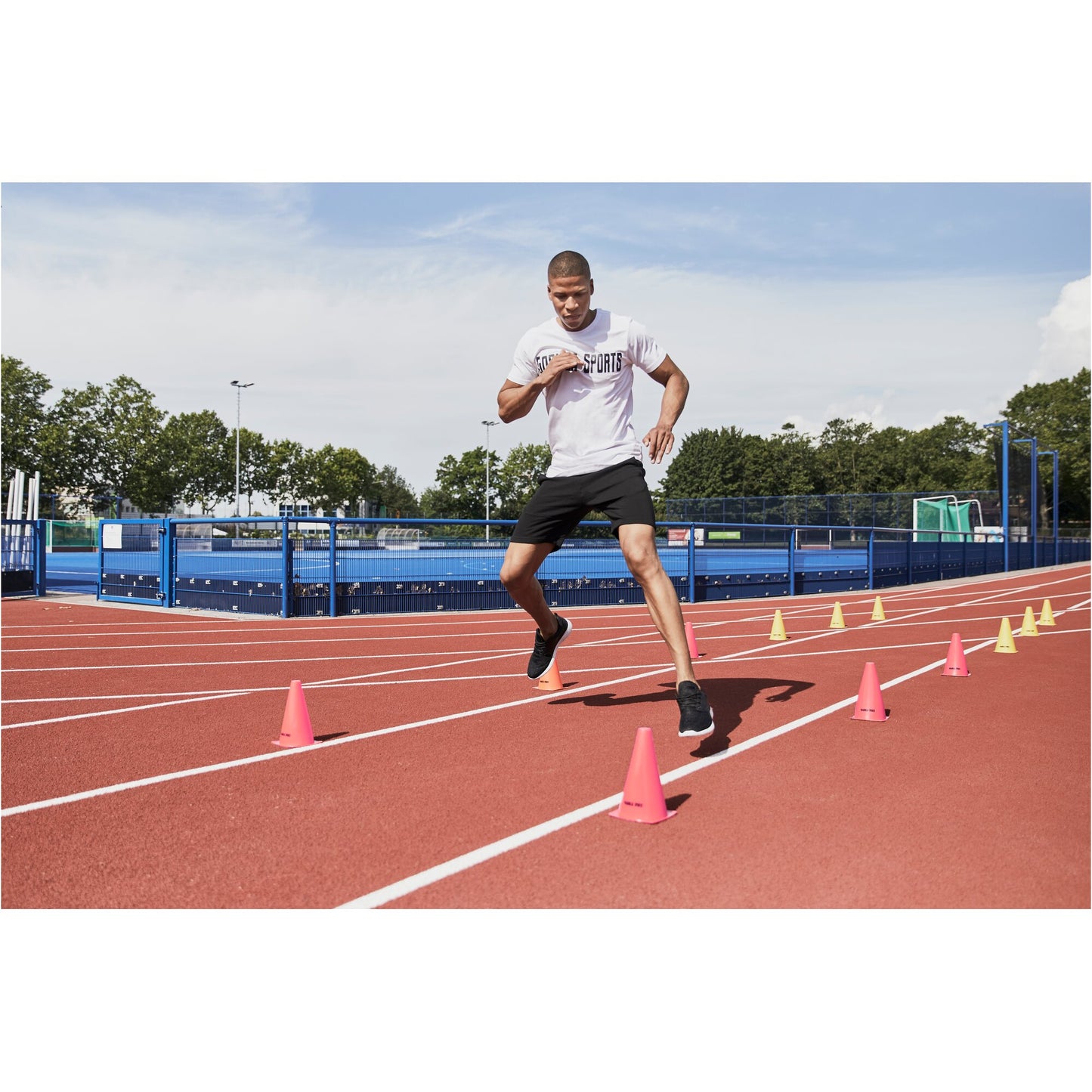 Hütchen 10-er Set Pylone 17 cm - 30 cm - Gorilla Sports DE