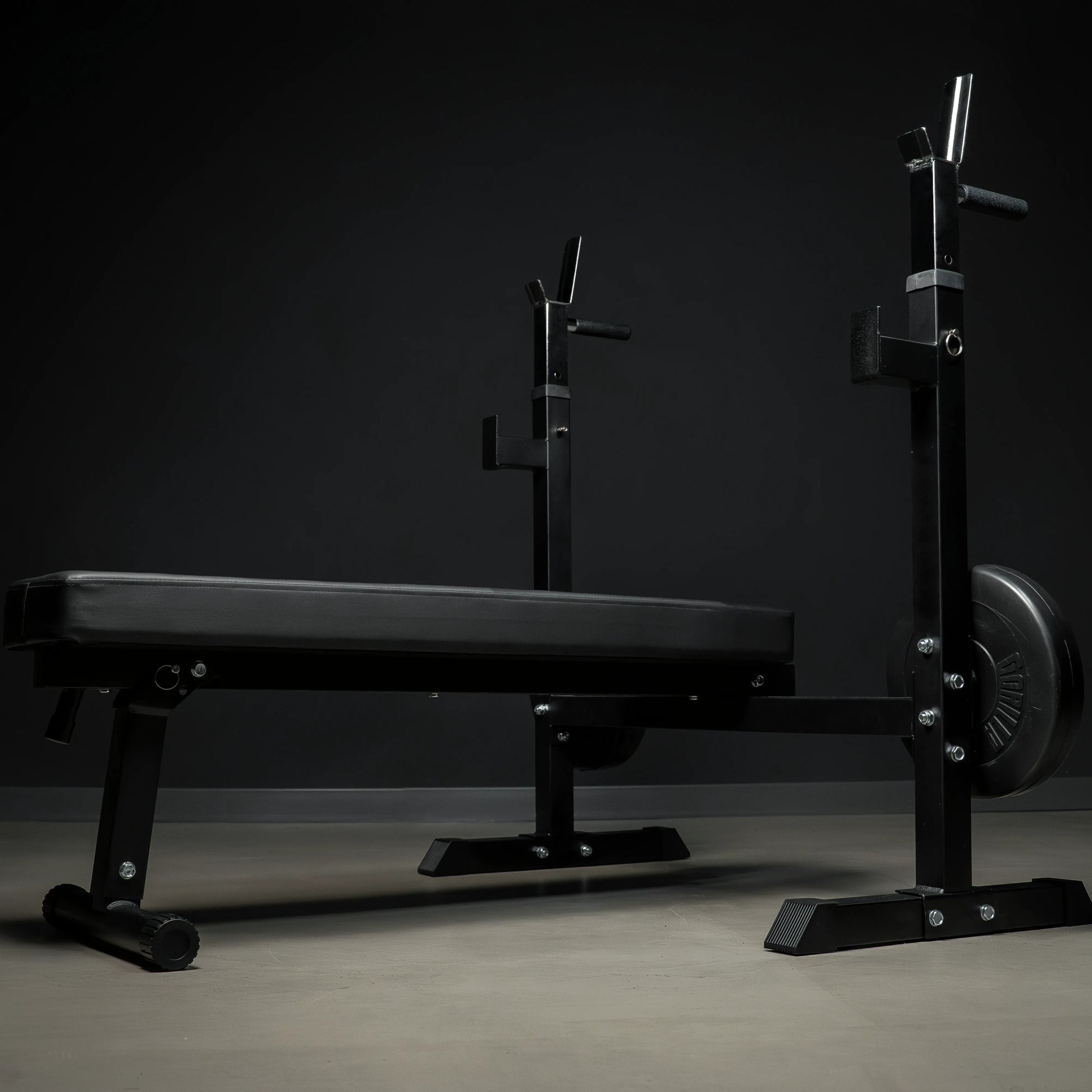 Hantelbank mit Ablage in Schwarz - Gorilla Sports DE