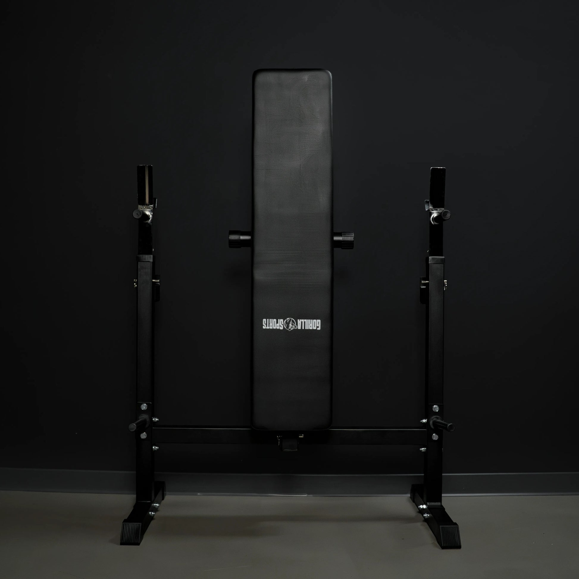 Hantelbank mit Ablage in Schwarz - Gorilla Sports DE