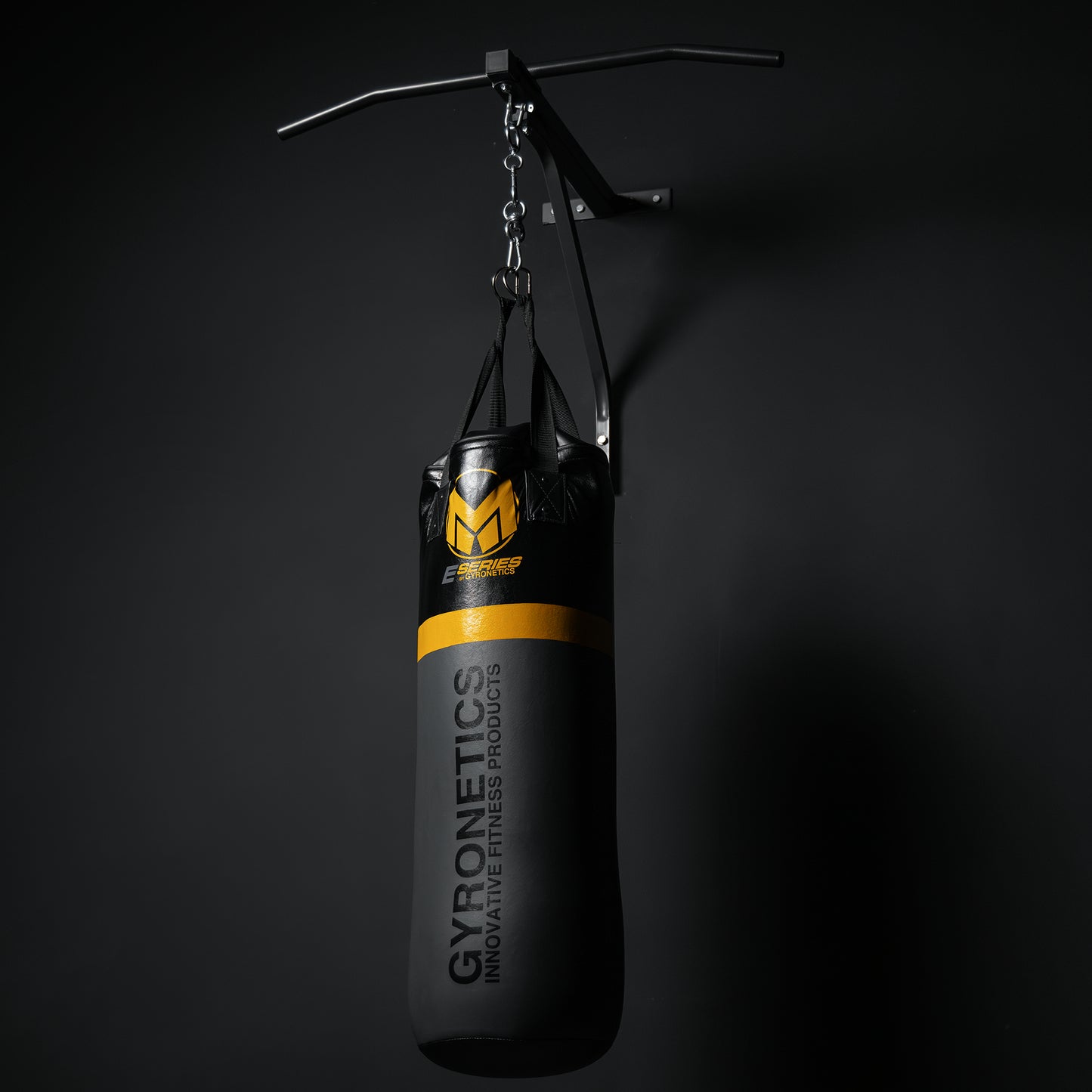 Boxsack E-Series 80 cm mit Klimmzugstange zur Wandbefestigung